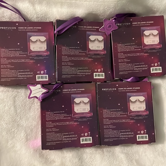 New.  Profusion Cosmetics Iconic 3D Lashes Stunner Faux Minx Lashes W/ Adhesive - Picture 2 of 2